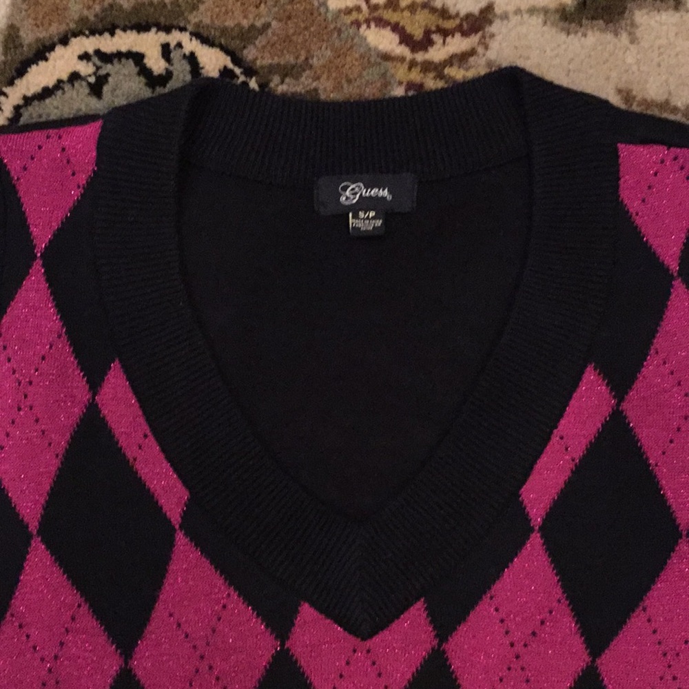 2/$20 ❤️Host Pick❤️👚 Guess Top👚 - Picture 4 of 8